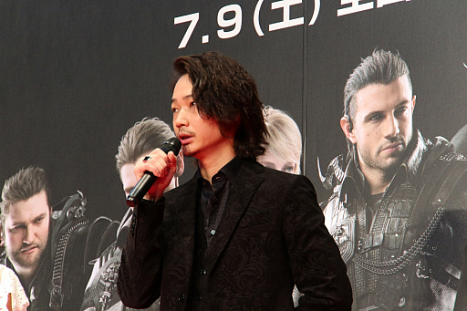 画像ギャラリー No.002のサムネイル画像 / 「KINGSGLAIVE FINAL FANTASY XV」の完成披露発表会が開催。メインキャラクターの声を熱演した綾野 剛さんと忽那汐里さんが登場した会場の模様をレポート