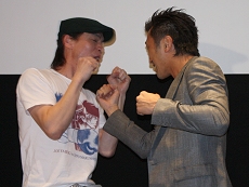 画像集#013のサムネイル/オンラインカードゲーム「Chaos TCG Online」発表! あの内藤大助選手もステージに上がった「ブシロード カードゲーム戦略発表会」レポート