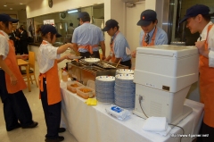 画像ギャラリー No.005のサムネイル画像 / 「龍が如く4」開発スタッフ約100人+αで味を決めた! 「松屋×龍が如く 新作レトルトカレー大試食会」レポート