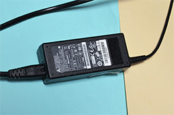 画像集#013のサムネイル/【西川善司】「お出かけ多画面」のススメ。出張用ディスプレイを新調してみた