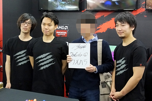 画像ギャラリー No.014のサムネイル画像 / ソフマップ秋葉原にオープンしたMad Catz専門店「Mad Catz ファイティングストア」をレポート。プロゲーマーサイン会は大盛況