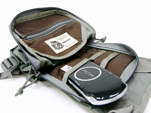 画像ギャラリー No.001のサムネイル画像 / 「モンスターハンターポータブル 3rd」,“BRIEFING”製カジュアルバッグがセットになった特別版“PREMIUM EDITION”が200個限定発売