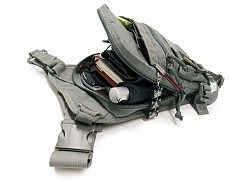 画像ギャラリー No.005のサムネイル画像 / 「モンスターハンターポータブル 3rd」,“BRIEFING”製カジュアルバッグがセットになった特別版“PREMIUM EDITION”が200個限定発売