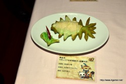 画像ギャラリー No.009のサムネイル画像 / 「モンスターハンターポータブル 3rd in ナムコ・ナンジャタウン」コラボメニューのいまだかつてない造形は必見。グランドオープン前に開催されたメディア向け内覧会をレポート