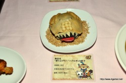 画像ギャラリー No.018のサムネイル画像 / 「モンスターハンターポータブル 3rd in ナムコ・ナンジャタウン」コラボメニューのいまだかつてない造形は必見。グランドオープン前に開催されたメディア向け内覧会をレポート