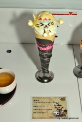 画像ギャラリー No.022のサムネイル画像 / 「モンスターハンターポータブル 3rd in ナムコ・ナンジャタウン」コラボメニューのいまだかつてない造形は必見。グランドオープン前に開催されたメディア向け内覧会をレポート