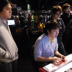 画像ギャラリー No.015のサムネイル画像 / アーケードと3DSで熱戦が繰り広げられた公式大会。西川善司の「スパIV AE XスパIV 3D EDITION 春の陣」イベントレポート(ムービー有)