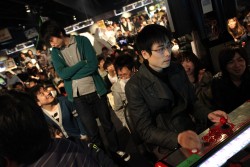 画像ギャラリー No.014のサムネイル画像 / 「スパIV AE」のプレイヤー達が集結した「第2回TOPANGAチャリティーカップ」。お祭り感満載の会場の模様をお届けする,フォトレポートを掲載