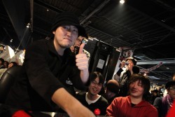 画像ギャラリー No.025のサムネイル画像 / 「スパIV AE」のプレイヤー達が集結した「第2回TOPANGAチャリティーカップ」。お祭り感満載の会場の模様をお届けする,フォトレポートを掲載