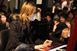 画像ギャラリー No.027のサムネイル画像 / 「スパIV AE」のプレイヤー達が集結した「第2回TOPANGAチャリティーカップ」。お祭り感満載の会場の模様をお届けする,フォトレポートを掲載