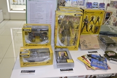 画像ギャラリー No.006のサムネイル画像 / 「METAL GEAR SOLID SNAKE EATER 3D」の発売記念抽選会は3月14日まで実施。小島監督のサイン&新川洋司氏のイラスト入り3DS本体も展示中