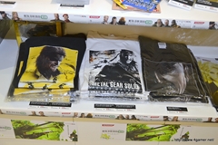 画像ギャラリー No.007のサムネイル画像 / 「METAL GEAR SOLID SNAKE EATER 3D」の発売記念抽選会は3月14日まで実施。小島監督のサイン&新川洋司氏のイラスト入り3DS本体も展示中