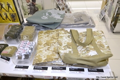 画像ギャラリー No.009のサムネイル画像 / 「METAL GEAR SOLID SNAKE EATER 3D」の発売記念抽選会は3月14日まで実施。小島監督のサイン&新川洋司氏のイラスト入り3DS本体も展示中