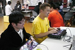 画像ギャラリー No.007のサムネイル画像 / 史上最速の公式イベント「CAPCOM x GODSGARDEN 2 ストクロ・春の開幕全力ダッシュ祭」レポート。ストクロ初大会の栄冠はかずのこ選手に