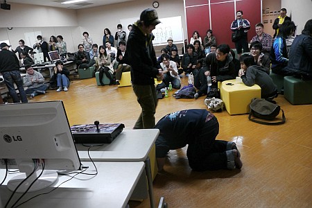 画像ギャラリー No.009のサムネイル画像 / 史上最速の公式イベント「CAPCOM x GODSGARDEN 2 ストクロ・春の開幕全力ダッシュ祭」レポート。ストクロ初大会の栄冠はかずのこ選手に