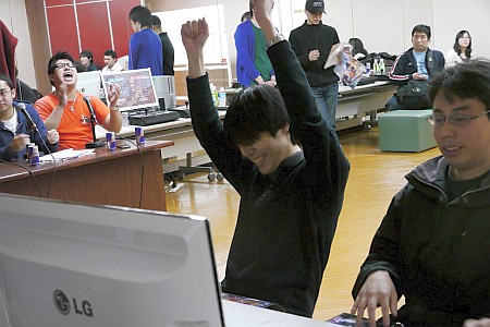 画像ギャラリー No.011のサムネイル画像 / 史上最速の公式イベント「CAPCOM x GODSGARDEN 2 ストクロ・春の開幕全力ダッシュ祭」レポート。ストクロ初大会の栄冠はかずのこ選手に