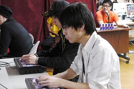 画像ギャラリー No.014のサムネイル画像 / 史上最速の公式イベント「CAPCOM x GODSGARDEN 2 ストクロ・春の開幕全力ダッシュ祭」レポート。ストクロ初大会の栄冠はかずのこ選手に