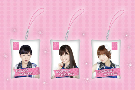 画像ギャラリー No.001のサムネイル画像 / 「AKB48」のプライズがアミューズメント施設向けに登場。第1弾は「USBマウス&3Dマウスパッドセット」「タンブラー」など計3アイテムを用意