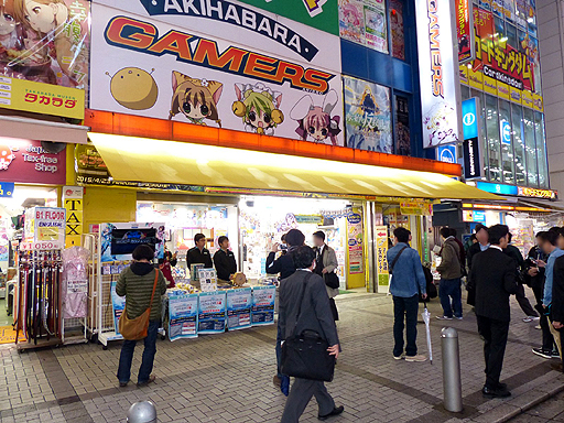 画像ギャラリー No.001のサムネイル画像 / 「ファンタシースターオンライン2」の展示会,「PSO2 MUSEUM in ゲーマーズ」が2015年3月19日にスタート。酒井智史プロデューサーサイン会の模様をレポート