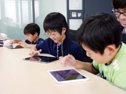 画像ギャラリー No.001のサムネイル画像 / 「Minecraft」でプログラミングを体験できる親子向けワークショップが6月12,18,25日に開催