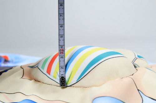 画像ギャラリー No.005のサムネイル画像 / このクッション,胸が……。「閃乱カグラ -少女達の真影-」のグッズ“飛鳥パフパフクッション”を真面目に紹介してみる