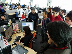 画像ギャラリー No.009のサムネイル画像 / ディレクター外山氏のほか,吉田修平氏や桝田省治氏も登場した「GRAVITY DAZE」先行体験会&スタジオ見学ツアーをレポート