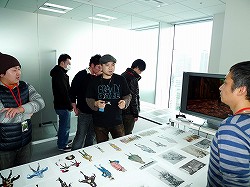 画像ギャラリー No.012のサムネイル画像 / ディレクター外山氏のほか,吉田修平氏や桝田省治氏も登場した「GRAVITY DAZE」先行体験会&スタジオ見学ツアーをレポート