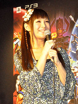 画像ギャラリー No.006のサムネイル画像 / 椿姫彩菜さん,古木のぞみさんが来場者とガチバトル。最後は意外な結末に? 「ULTIMATE MARVEL VS. CAPCOM 3」ユーザー体験会をレポート