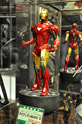 画像ギャラリー No.025のサムネイル画像 / 椿姫彩菜さん,古木のぞみさんが来場者とガチバトル。最後は意外な結末に? 「ULTIMATE MARVEL VS. CAPCOM 3」ユーザー体験会をレポート