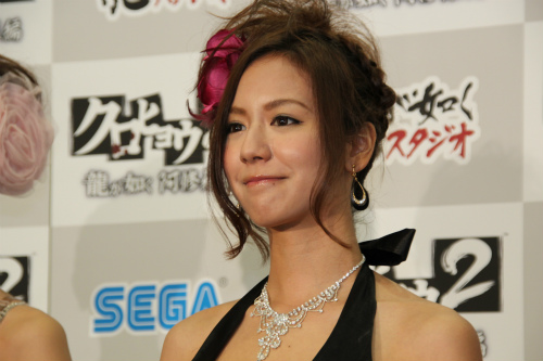 画像ギャラリー No.007のサムネイル画像 / 「クロヒョウ2 龍が如く 阿修羅編」のキャバ嬢役には,アイドリング!!!の遠藤 舞さん,外岡えりかさん,橘 ゆりかさんを起用。名越稔洋氏も出演した記者発表会をレポート