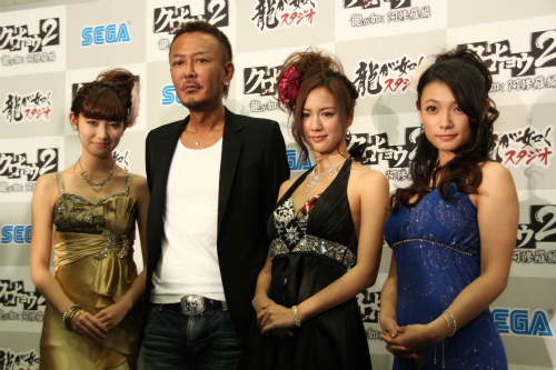 画像ギャラリー No.010のサムネイル画像 / 「クロヒョウ2 龍が如く 阿修羅編」のキャバ嬢役には,アイドリング!!!の遠藤 舞さん,外岡えりかさん,橘 ゆりかさんを起用。名越稔洋氏も出演した記者発表会をレポート