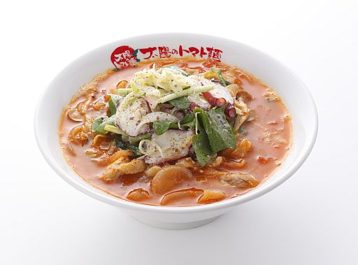 画像ギャラリー No.002のサムネイル画像 / 「龍が如く5」夜の繁華街をイメージした「大人味 地中海風ベジトマ麺」が発売