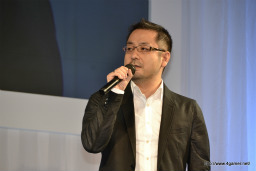 画像ギャラリー No.005のサムネイル画像 / 堀井雄二氏や齊藤プロデューサーが登壇した「ドラゴンクエストX 」完成披露発表会をレポート。SMAPの5人が出演するCMも7月26日よりオンエア