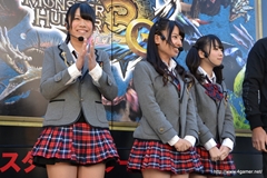 画像ギャラリー No.008のサムネイル画像 / 「モンスターハンター3(トライ)G」が本日ついに発売。スリムクラブとNMB48が出演してモンハントークで盛り上がった発売記念イベントをレポート