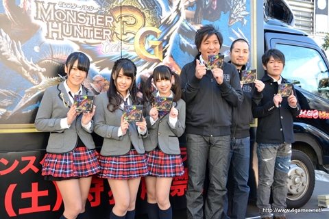 画像ギャラリー No.011のサムネイル画像 / 「モンスターハンター3(トライ)G」が本日ついに発売。スリムクラブとNMB48が出演してモンハントークで盛り上がった発売記念イベントをレポート