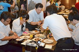 画像ギャラリー No.004のサムネイル画像 / 辻本プロデューサーが「4」の情報もポロリ!? 元SDN48のKONANさんと相川友希さんも“狩り会”に参加した「モンスターハンター3(トライ)G」社会人ハンター交流会レポート