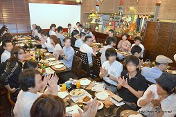 画像ギャラリー No.009のサムネイル画像 / 辻本プロデューサーが「4」の情報もポロリ!? 元SDN48のKONANさんと相川友希さんも“狩り会”に参加した「モンスターハンター3(トライ)G」社会人ハンター交流会レポート