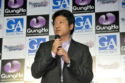 画像ギャラリー No.003のサムネイル画像 / 矢口真理さんと中村昌也さんが登場した,PS Vita用ソフト「ラグナロク オデッセイ」の発売記念イベント