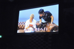 画像ギャラリー No.025のサムネイル画像 / 開発陣による新情報が多数発表された「モンスターハンター4」完成発表会をレポート。井上 聡さん,川島 明さん,藤田憲右さん,水沢アリーさんをゲストに招いたトークも大盛り上がり