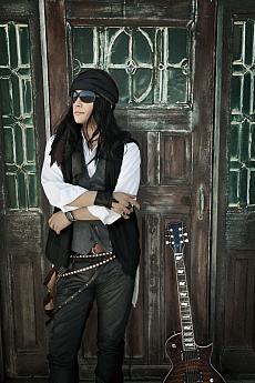 画像ギャラリー No.004のサムネイル画像 / 「BRAVELY DEFAULT」の音楽は「Sound Horizon」のRevo氏が担当。8月22日に発売のシングルはゲーム内アイテムが付属