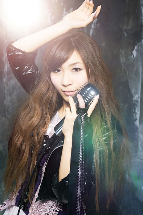 画像ギャラリー No.002のサムネイル画像 / 「太鼓の達人」の楽曲「Red Rose Evangel」が彩音さんのシングルに収録