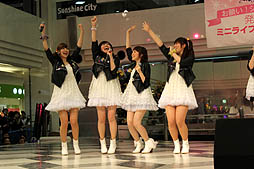 画像ギャラリー No.014のサムネイル画像 / 第2回総選挙の開催も発表された,「アイドルマスター シンデレラガールズ」の最新CD「お願い! シンデレラ」発売記念イベントをレポート