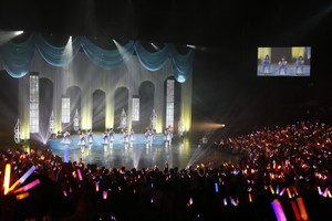 画像ギャラリー No.006のサムネイル画像 / 「シンデレラガールズ」3rdライブの開催も発表された「THE IDOLM@STER CINDERELLA GIRLS SUMMER FESTIV@L 2015」の模様をレポート