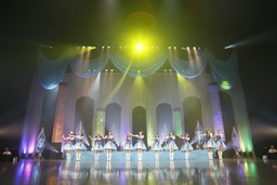 画像ギャラリー No.009のサムネイル画像 / 「シンデレラガールズ」3rdライブの開催も発表された「THE IDOLM@STER CINDERELLA GIRLS SUMMER FESTIV@L 2015」の模様をレポート