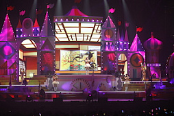 画像ギャラリー No.024のサムネイル画像 / 幕張がさらに熱くなった「シンデレラガールズ」のライブ「THE IDOLM@STER CINDERELLA GIRLS 5thLIVE TOUR Serendipity Parade!!! 幕張公演」をレポート