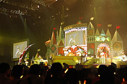 画像ギャラリー No.035のサムネイル画像 / 幕張がさらに熱くなった「シンデレラガールズ」のライブ「THE IDOLM@STER CINDERELLA GIRLS 5thLIVE TOUR Serendipity Parade!!! 幕張公演」をレポート