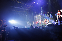 画像ギャラリー No.036のサムネイル画像 / 幕張がさらに熱くなった「シンデレラガールズ」のライブ「THE IDOLM@STER CINDERELLA GIRLS 5thLIVE TOUR Serendipity Parade!!! 幕張公演」をレポート