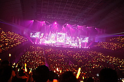 画像ギャラリー No.042のサムネイル画像 / 幕張がさらに熱くなった「シンデレラガールズ」のライブ「THE IDOLM@STER CINDERELLA GIRLS 5thLIVE TOUR Serendipity Parade!!! 幕張公演」をレポート