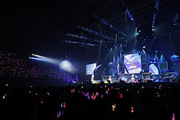 画像ギャラリー No.061のサムネイル画像 / 幕張がさらに熱くなった「シンデレラガールズ」のライブ「THE IDOLM@STER CINDERELLA GIRLS 5thLIVE TOUR Serendipity Parade!!! 幕張公演」をレポート