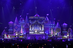 画像ギャラリー No.065のサムネイル画像 / 幕張がさらに熱くなった「シンデレラガールズ」のライブ「THE IDOLM@STER CINDERELLA GIRLS 5thLIVE TOUR Serendipity Parade!!! 幕張公演」をレポート